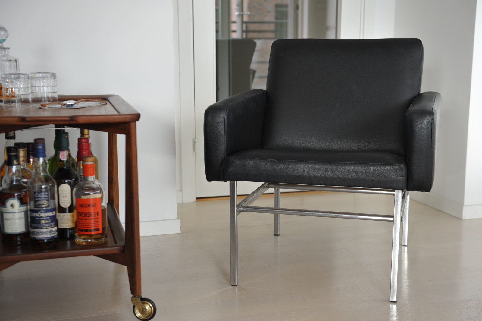 Original Futura stol i sort skinn (Grasaasen, Hans Brattrud Original Futura stol i sort skinn (Grasaasen, Hans Brattrud