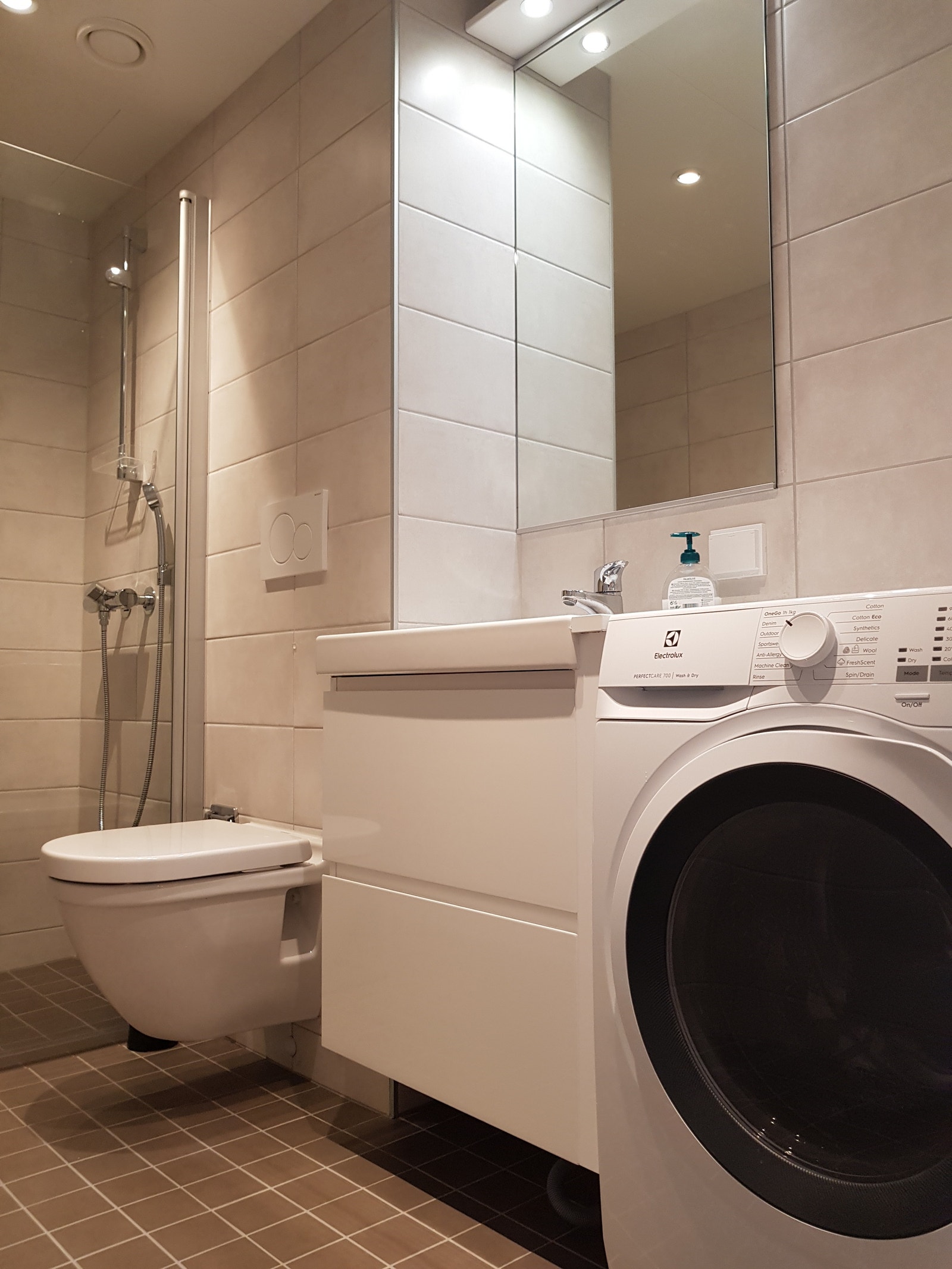 Bad med kombinert vask/tørk Galleribilde