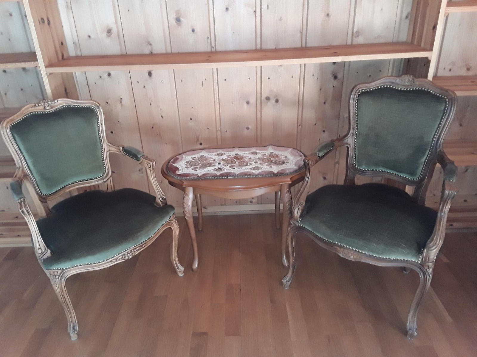 2 stoler + ovalt bord | FINN.no Ovalt lite spisebord med 6 teakstoler | FINN.no