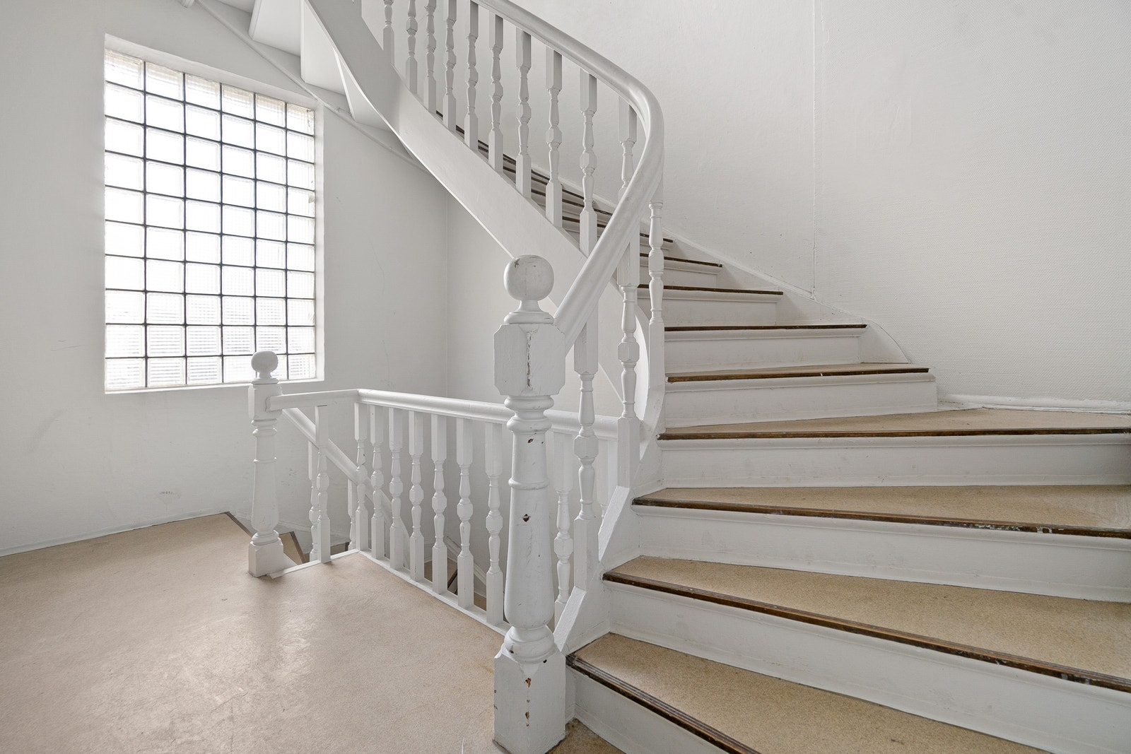 Bred trappegang til 3.etg. Galleribilde