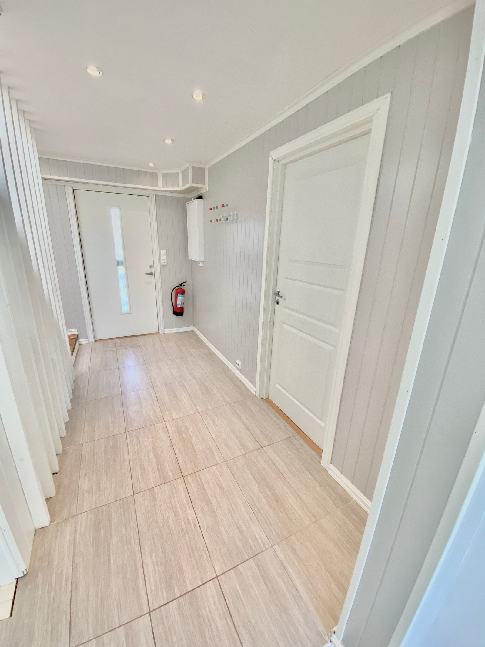 Flislagt gang med varmekabler Galleribilde