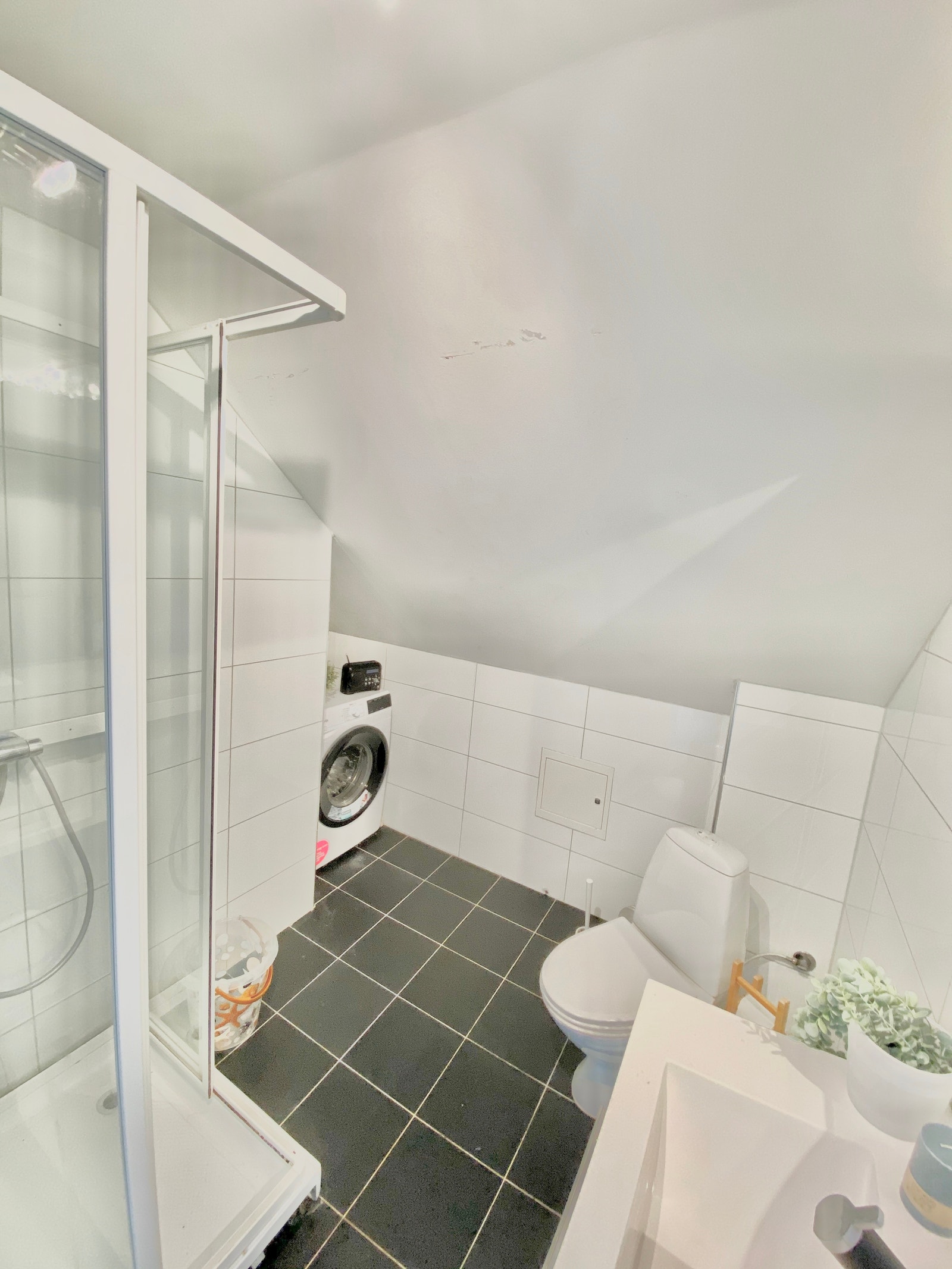 Flislagt bad med varmekabler Galleribilde