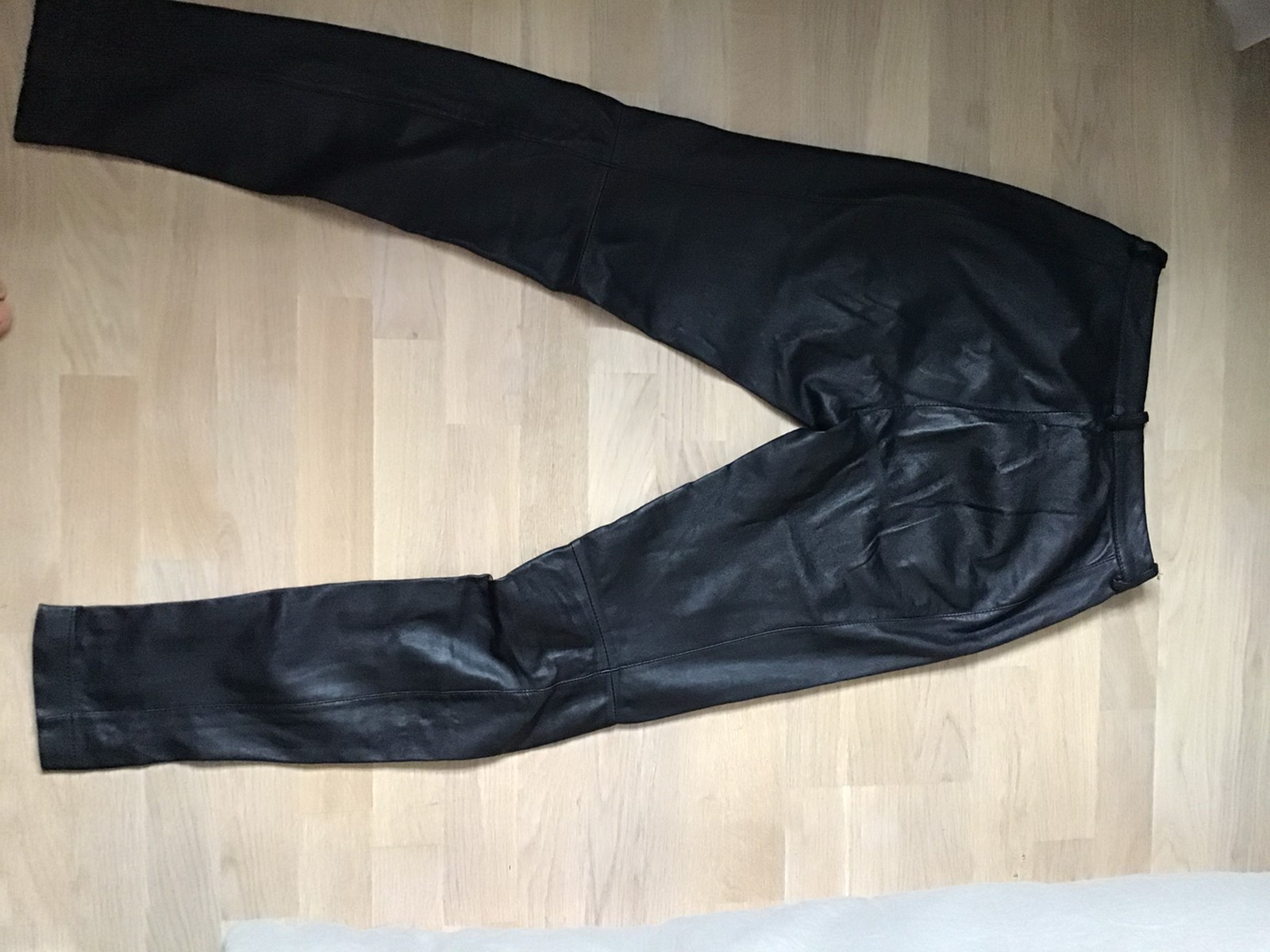 Sort skinnbukse, Style Butler , str 36 | FINN.no Sort skinnbukse, Style Butler , str 36 | FINN.no