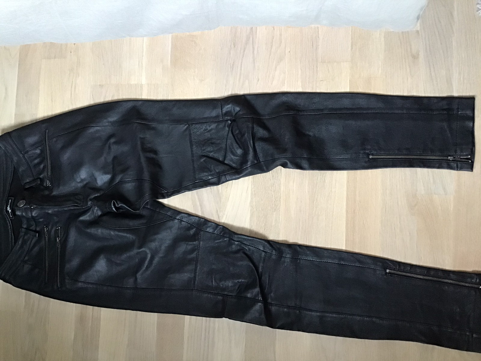 Sort skinnbukse, Style Butler , str 36 | FINN.no Sort skinnbukse, Style Butler , str 36 | FINN.no