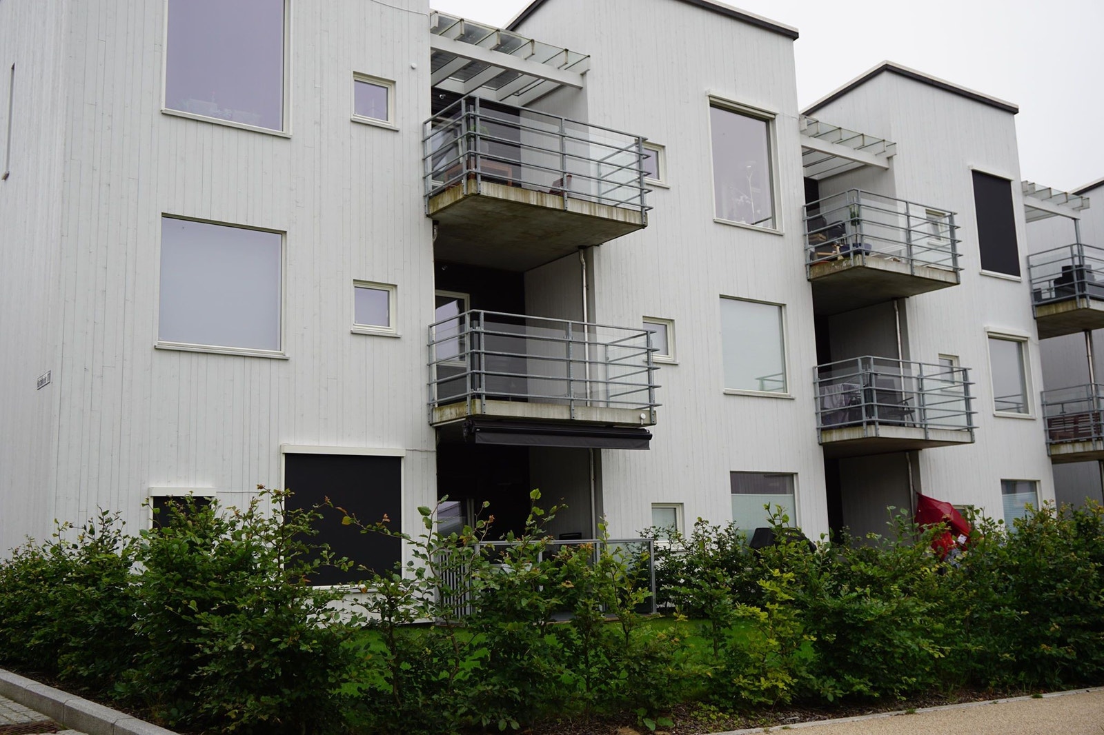 Fremsiden av leiligheten (2 etasje) Galleribilde