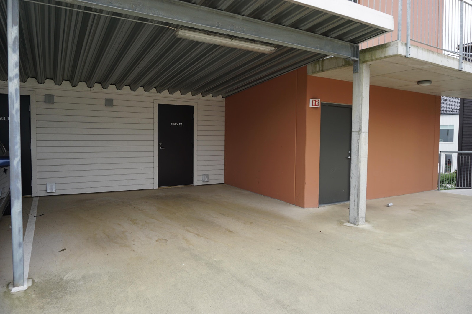 Leilighetens parkeringsplass (første ved inngangsdøren) Galleribilde
