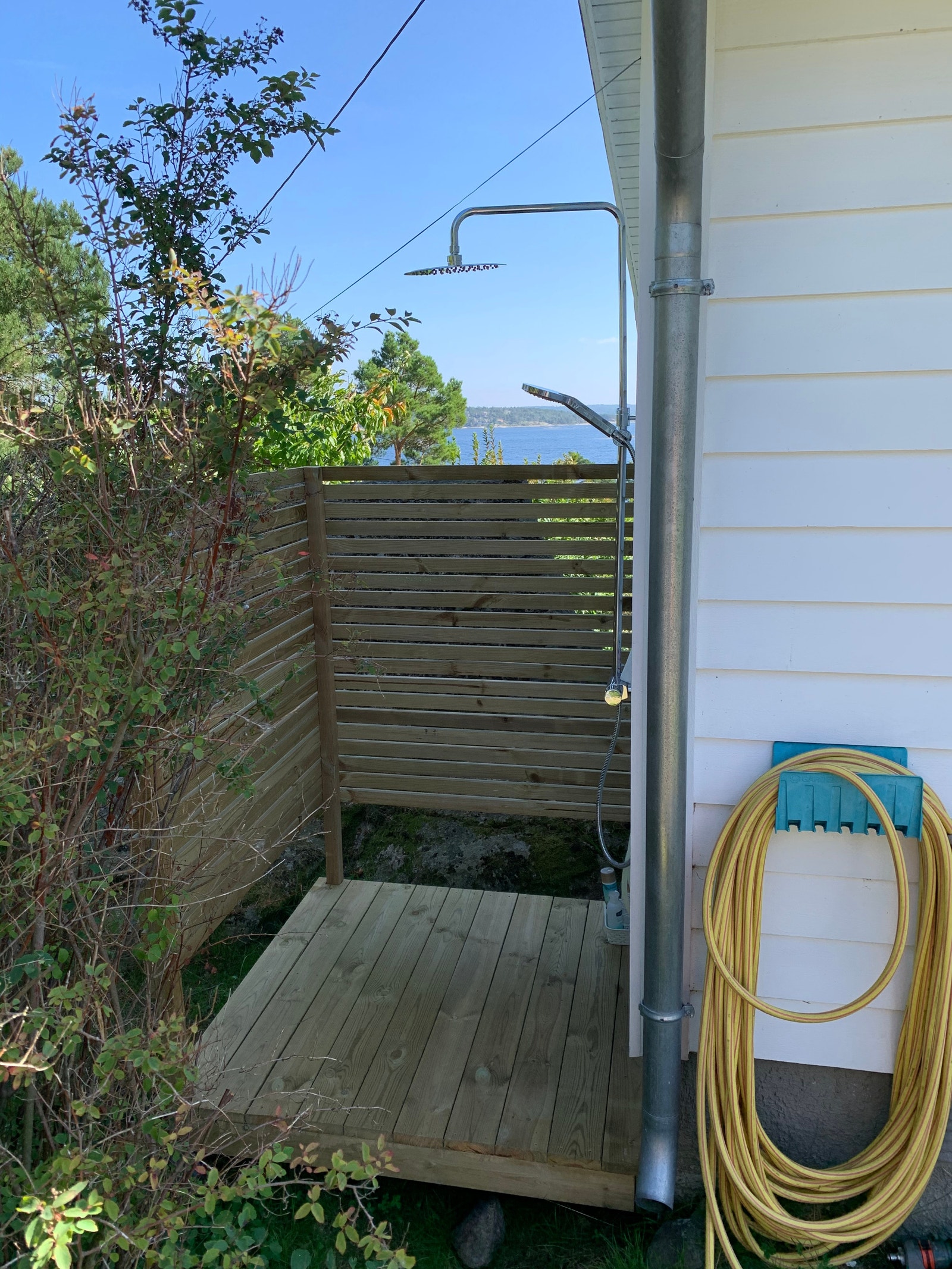 Utedusj med varmtvann og utsikt Galleribilde