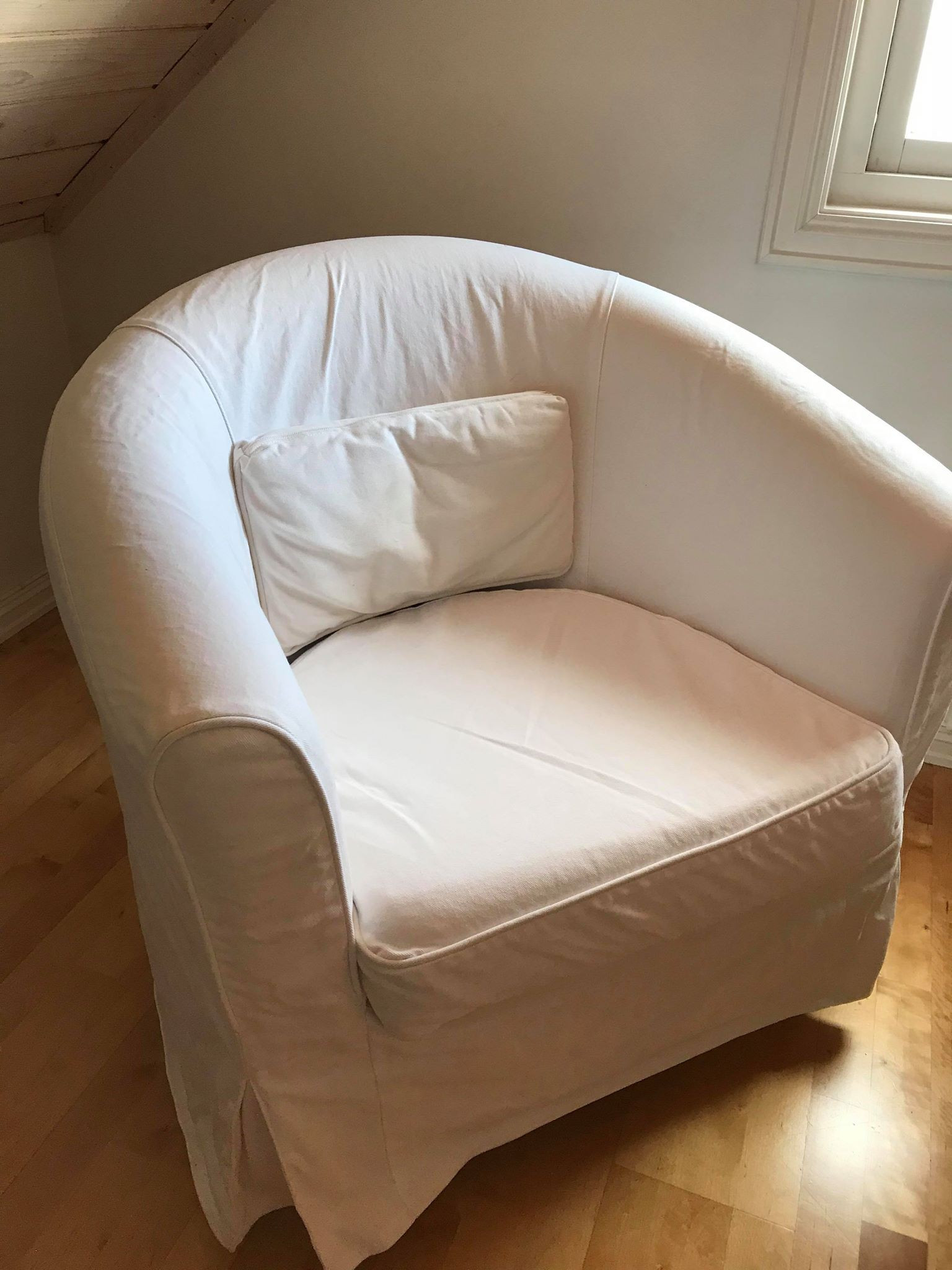 IKEA lenestol, Tullsta | FINN.no Ikea Tullsta lenestol i hvitt stoff,brukte
