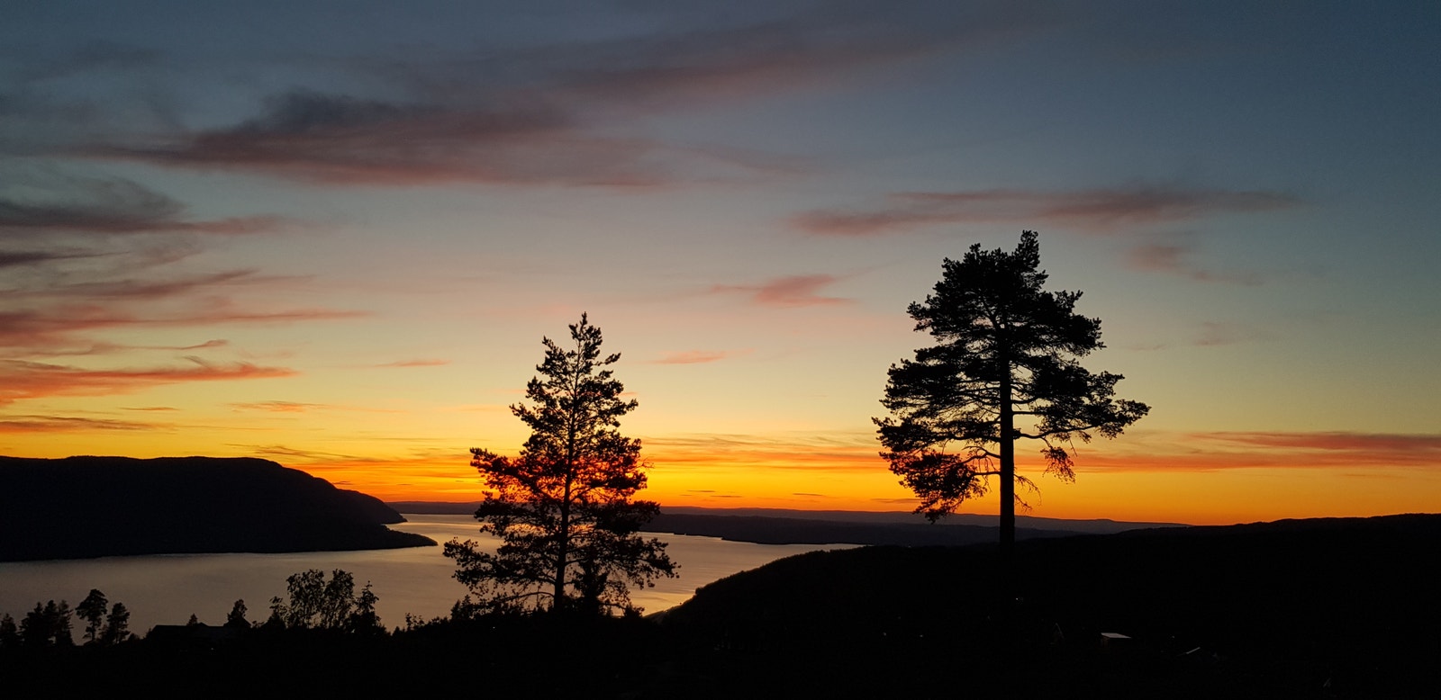 Panoramautsikt fra terrasse over Mjøsa - Aldri like dager på Mjøshytte Galleribilde