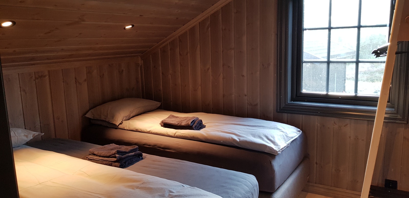 Soverom 4 med 140 +90 cm seng (2 til 3 personer kan sove) Galleribilde