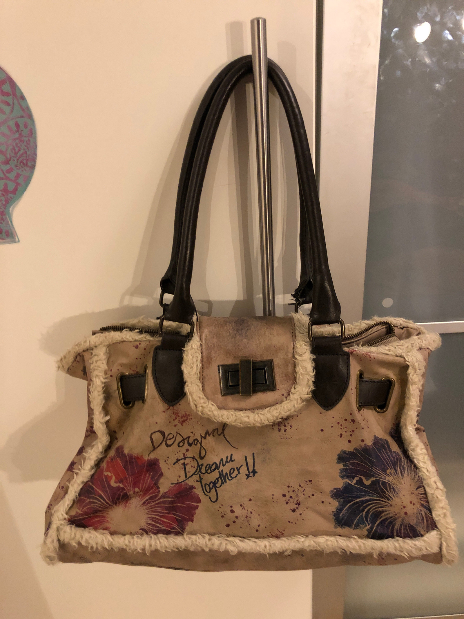 Desigual, vintage, skinn og strå vesker | FINN.no Desigual Salg | Dame | Vesker & Kofferter | Nye tilbud hos