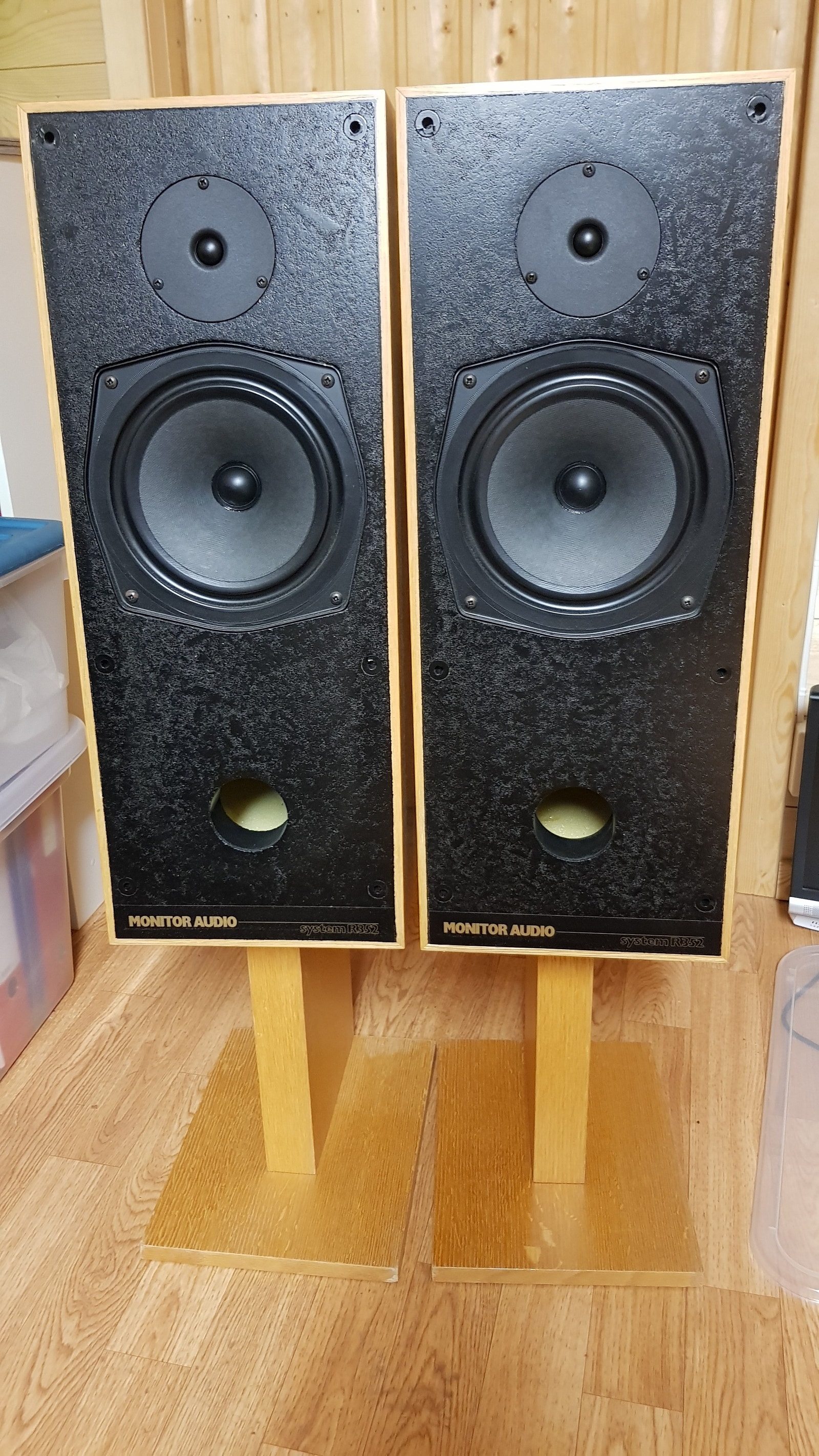 monitor audio r352