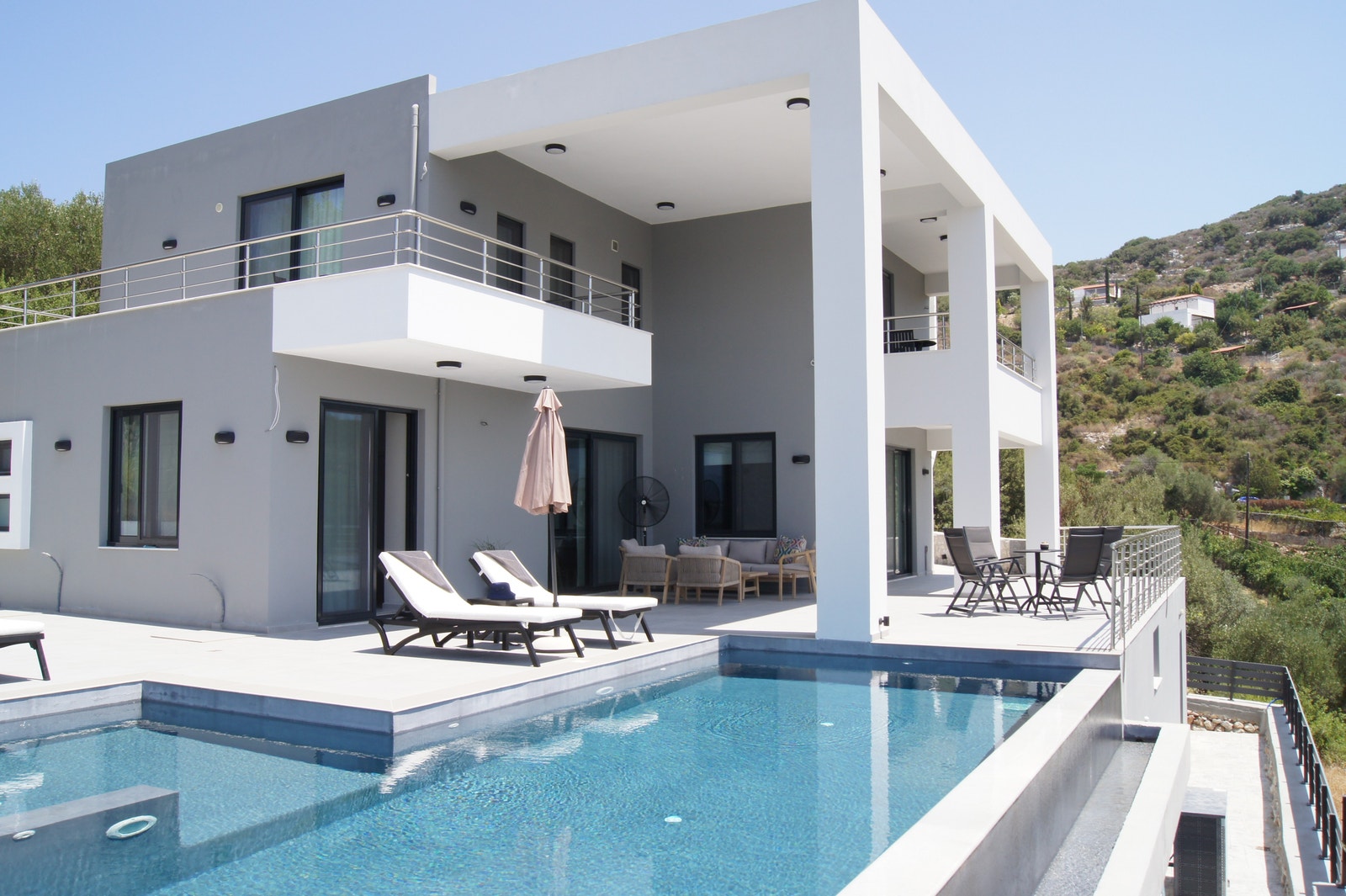 Romslig uteareal Galleribilde