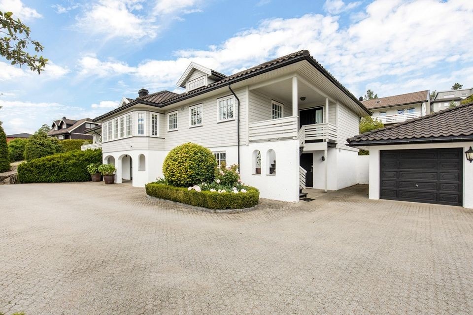 Inngang nede til leiligheten Galleribilde