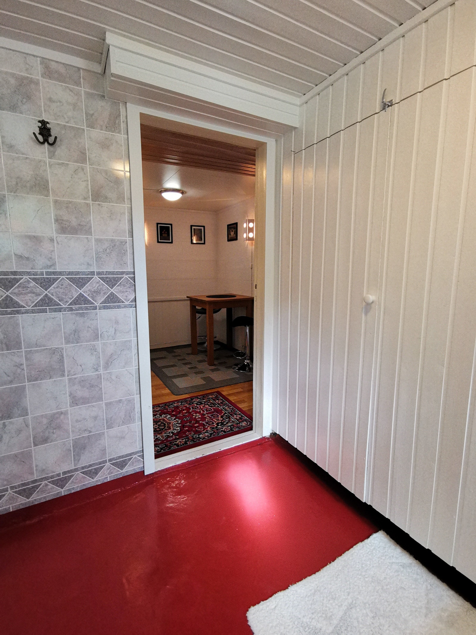 Bad mot kjøkken - Liten bod til høyre i bad Galleribilde