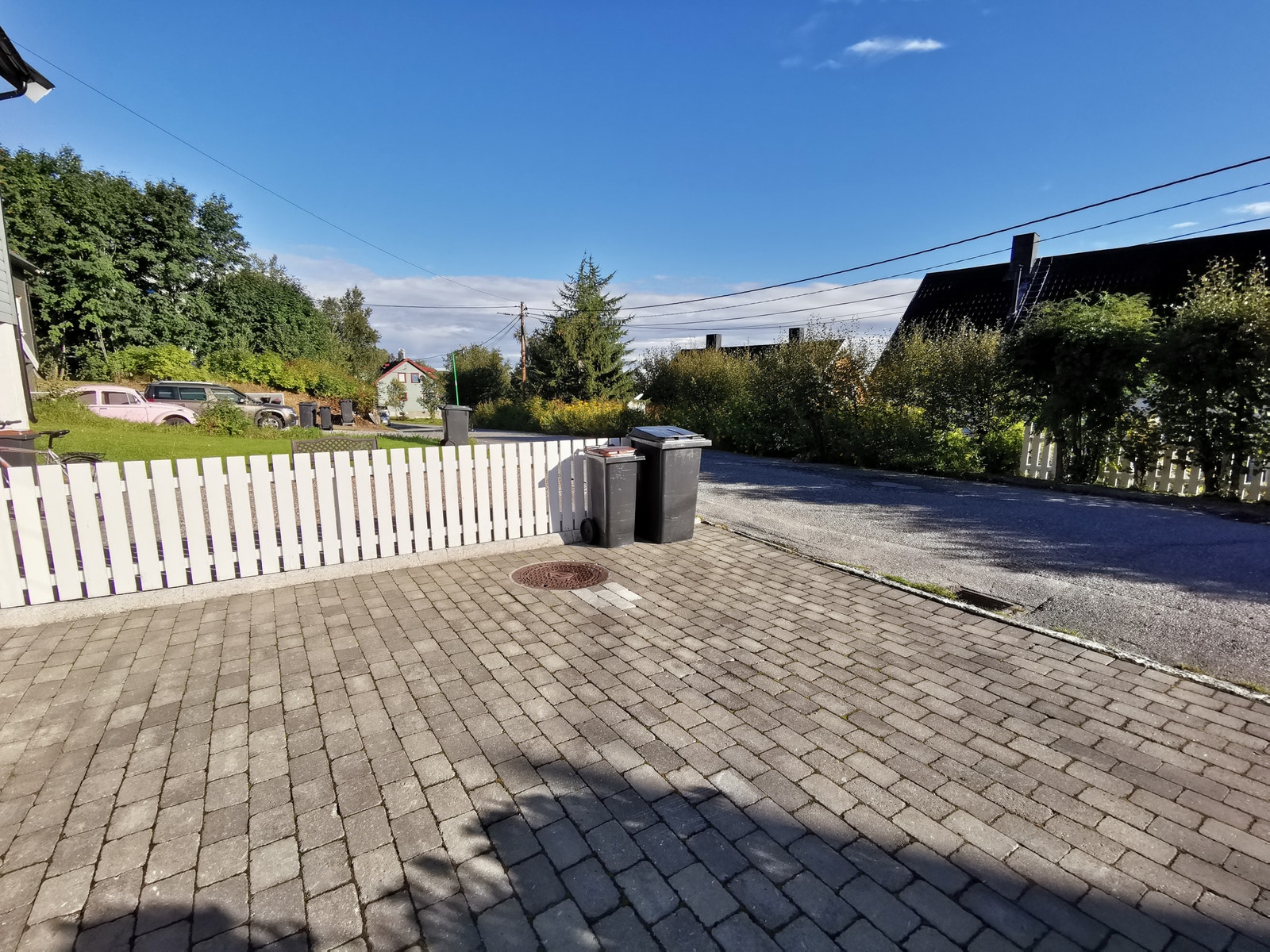 Gårdsplass/parkering Galleribilde