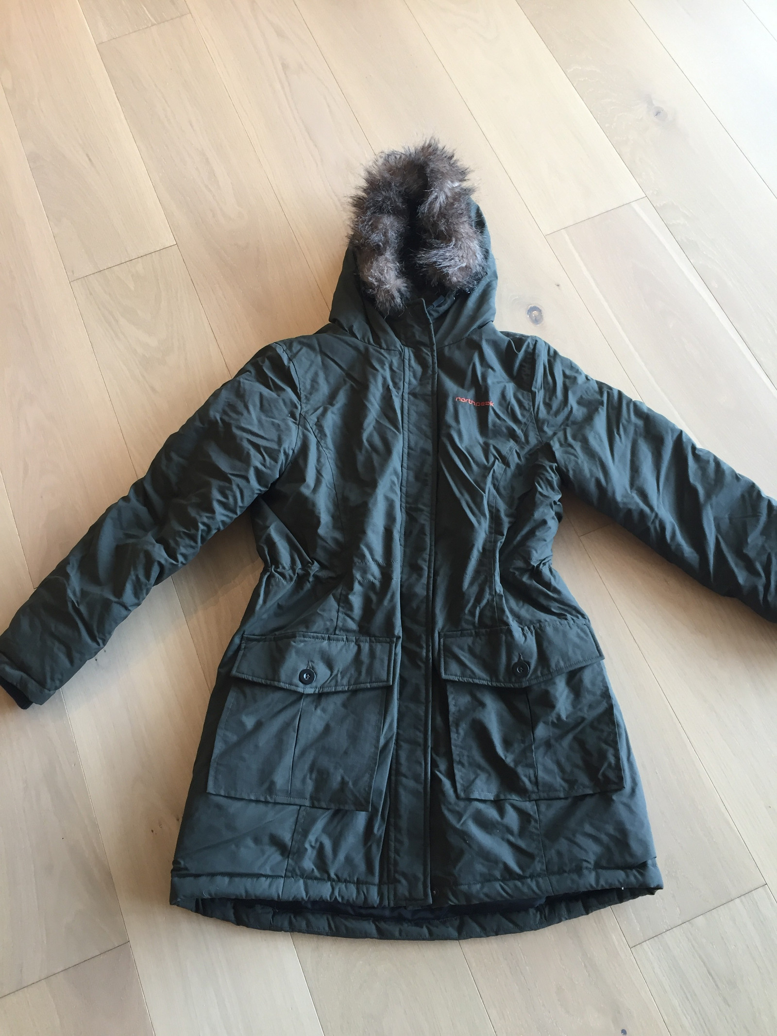 Northpeak vinterjakke, dame str 38 | FINN.no Northpeak vinterjakke 8 år | FINN.no