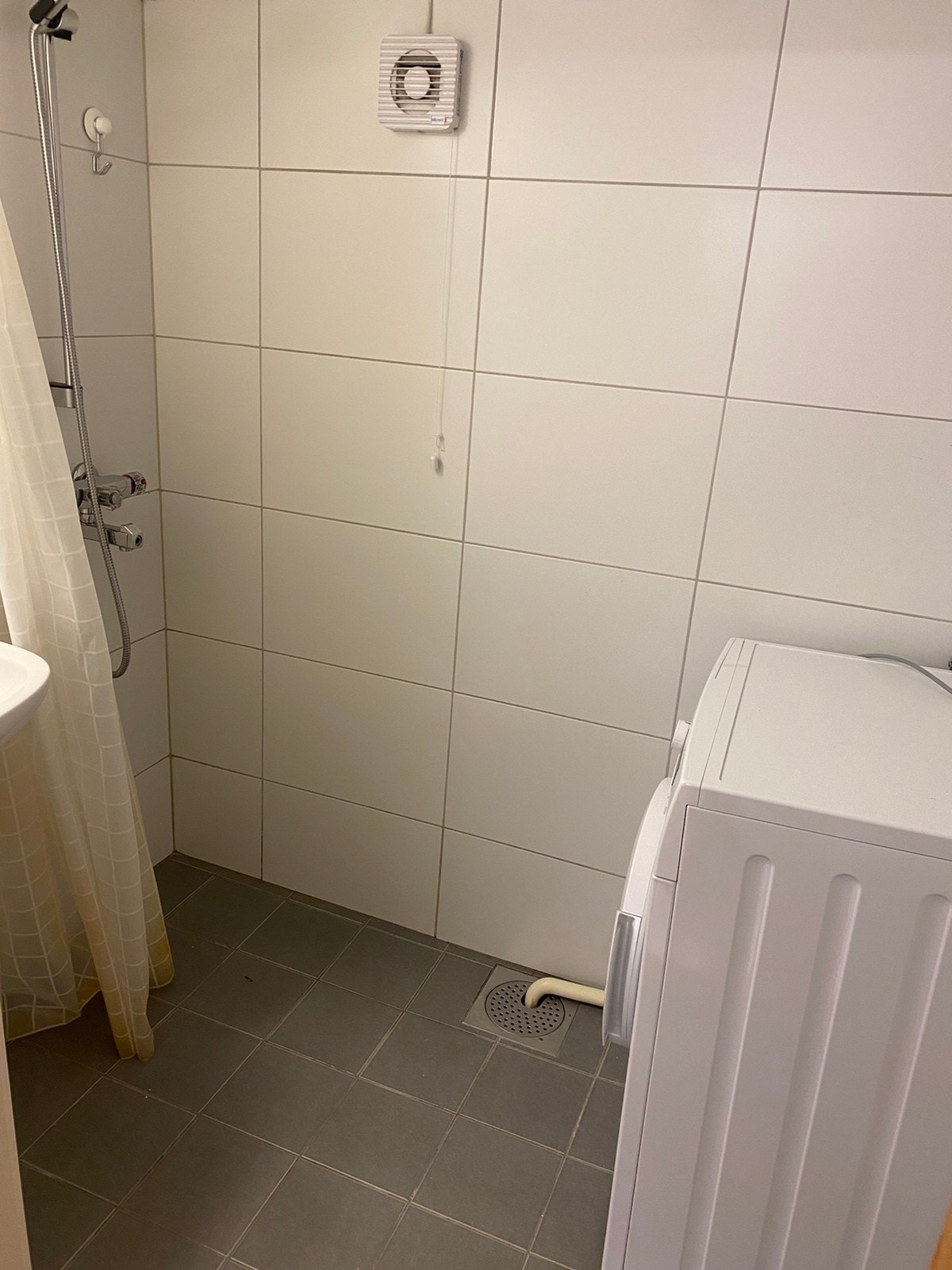 Dusj og vaskemaskin Galleribilde