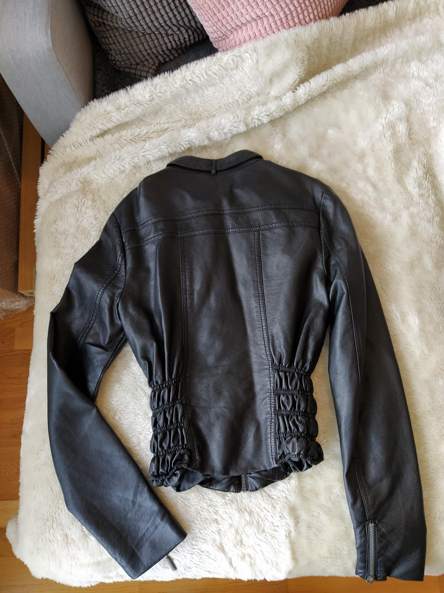 Skinnjakke i imitert skinn. Str S | FINN.no BEIGE DAME JAKKE I KUNSTIG SKINN STR 44. | FINN.no