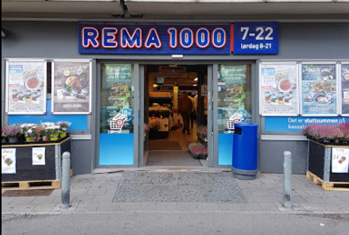 350 m gjennom parken og du er på Rema 1000 i Lørenveien. Galleribilde