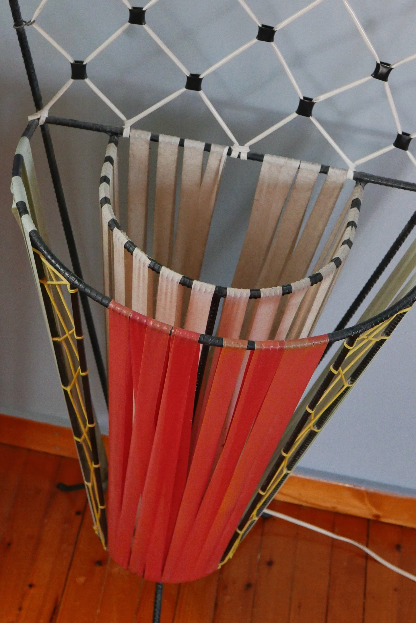 Vintage tivolilampe og plantepidestall i ett | FINN.no Vintage tivolilampe og plantepidestall i ett | FINN.no