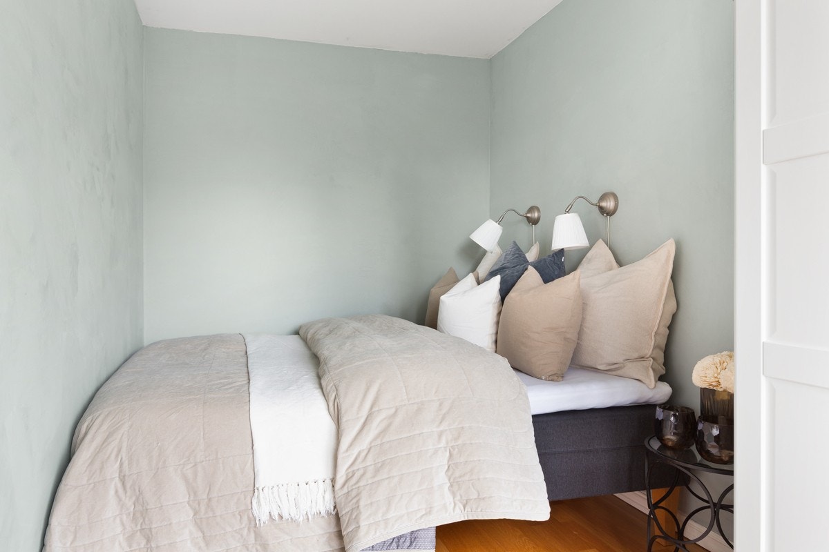 Rommet ble malt i 2019 i en delikat og tidsriktig farge. Galleribilde