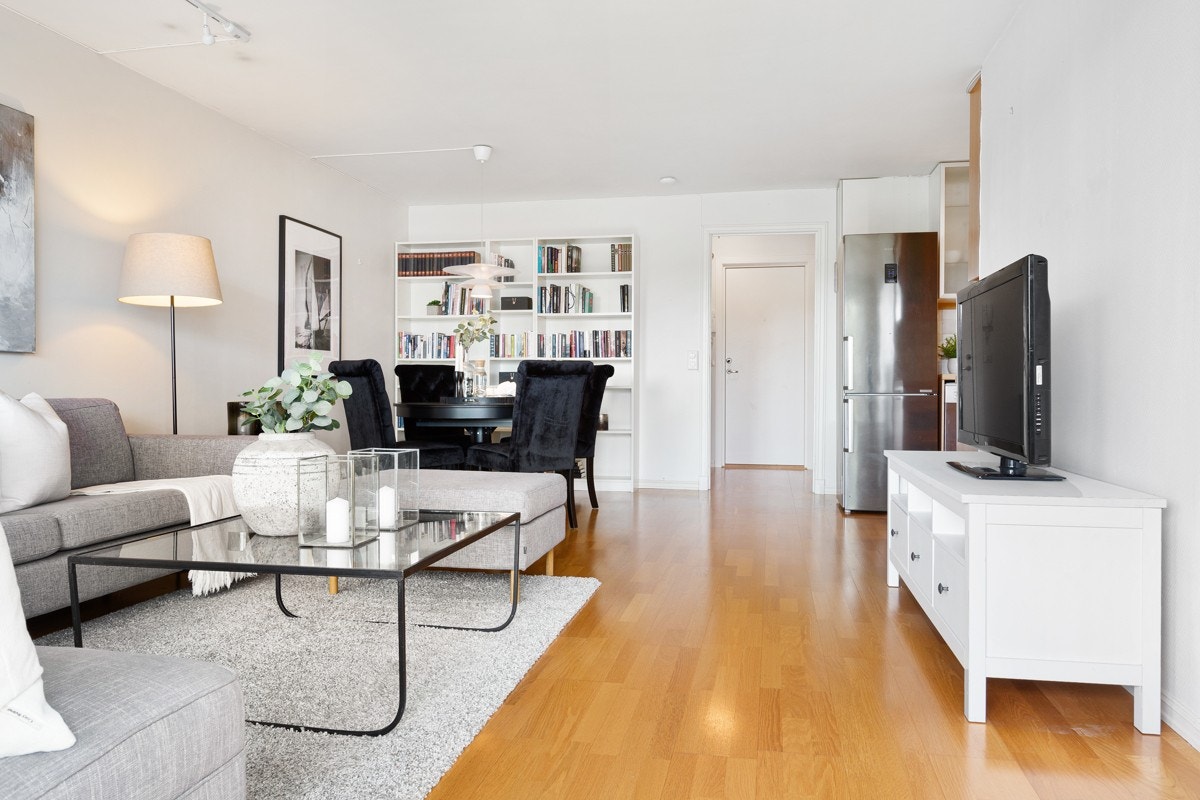 Gjennomgående tre-stavs parkett i leiligheten Galleribilde