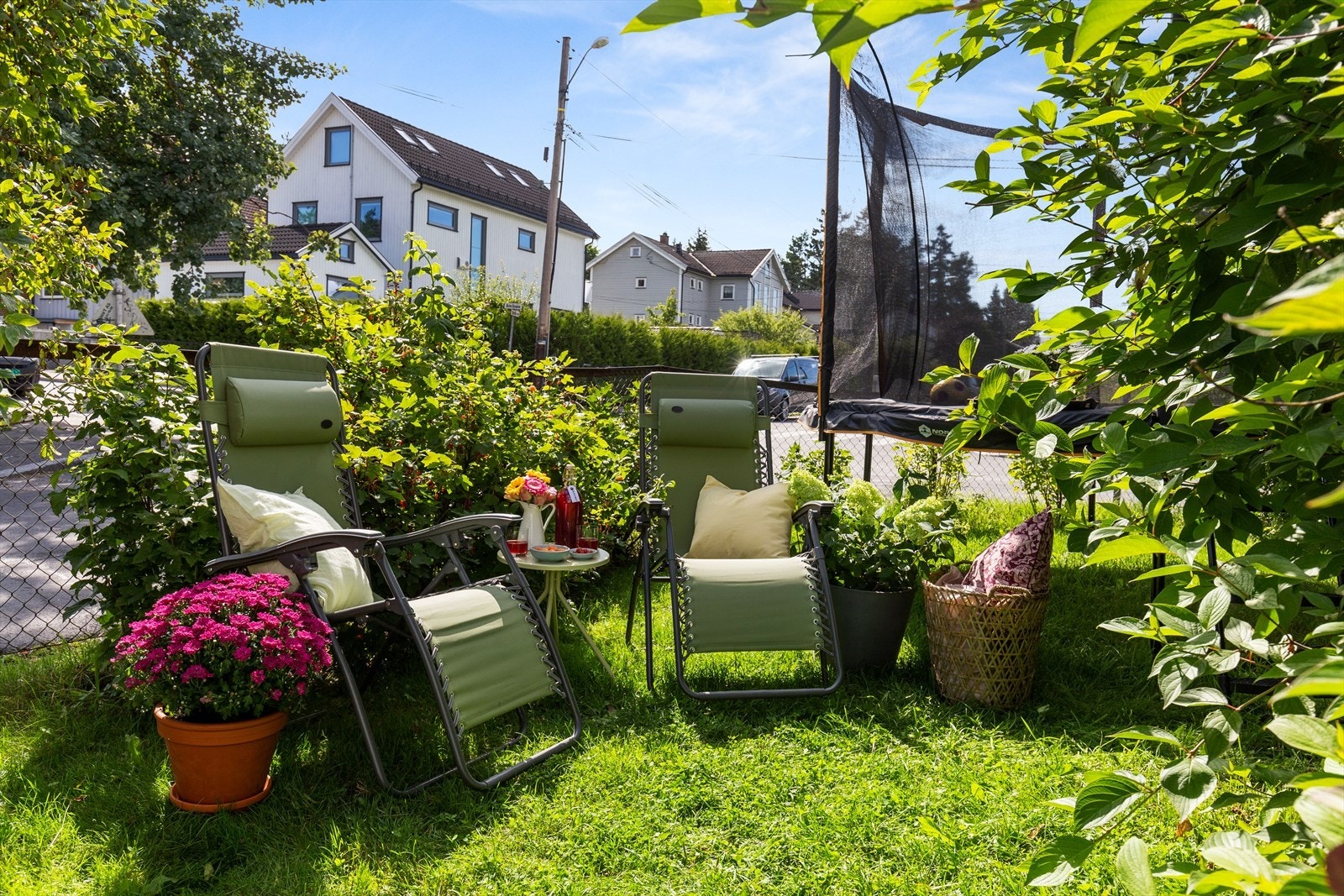 Trampoline medfølger salget hvis ønskelig. Galleribilde