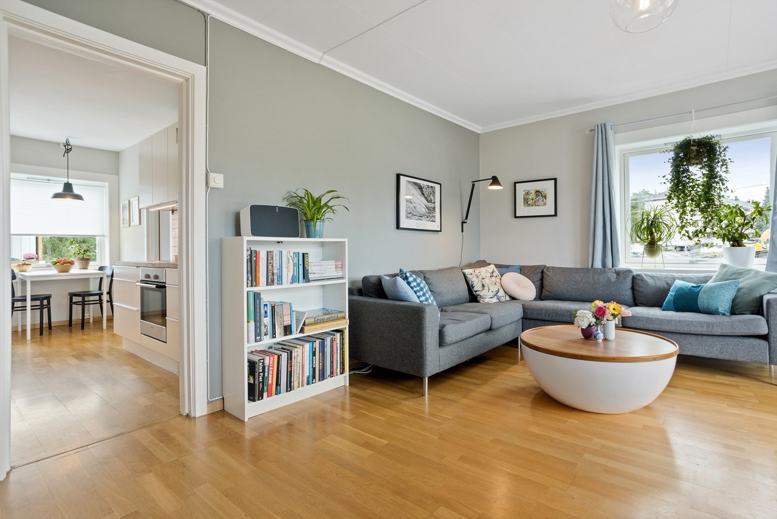 Delvis åpen kjøkkenløsning. Galleribilde