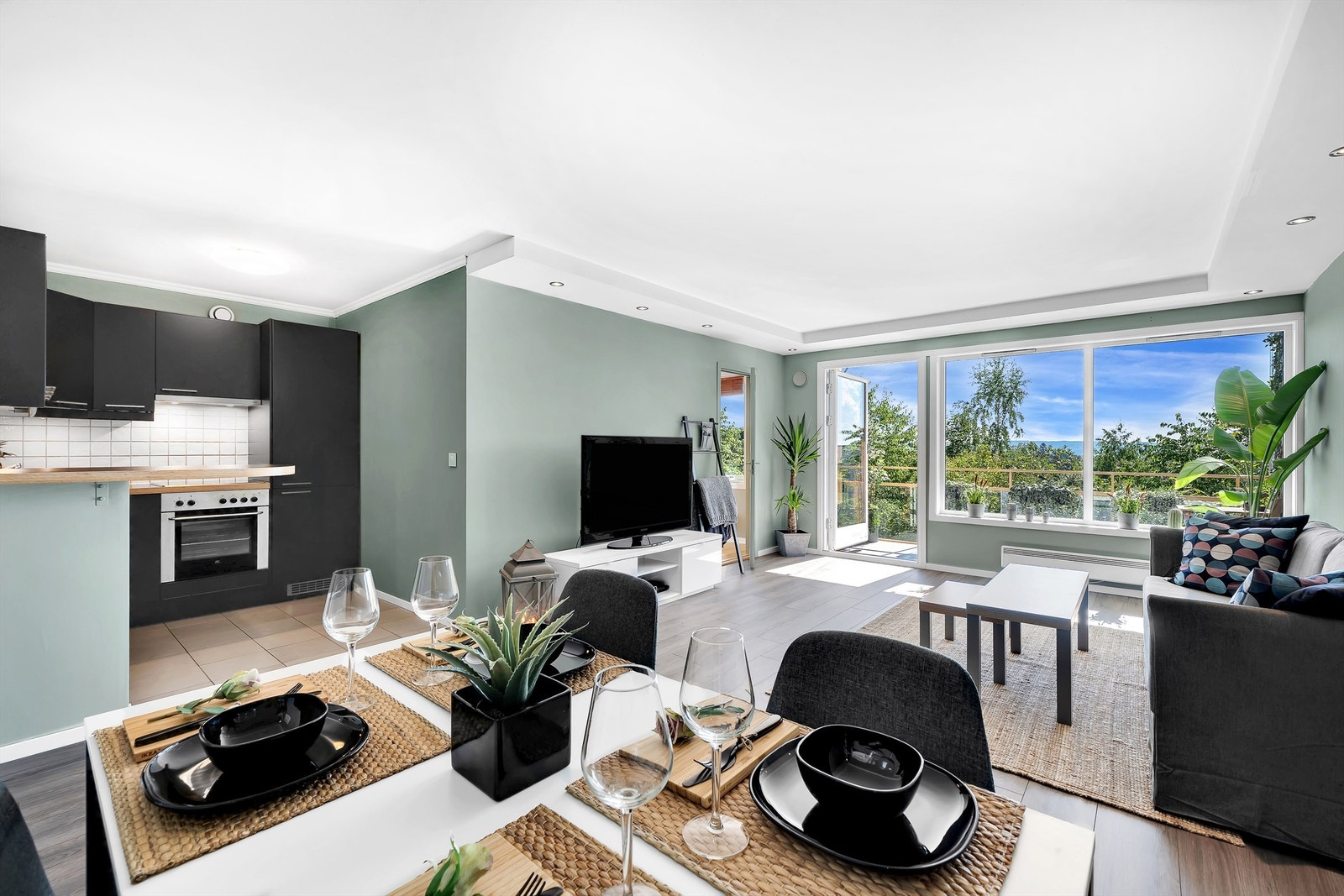 Camilla Bjerke Olsen i Krogsveen har gleden av å presentere Hovseterveien 98 Galleribilde