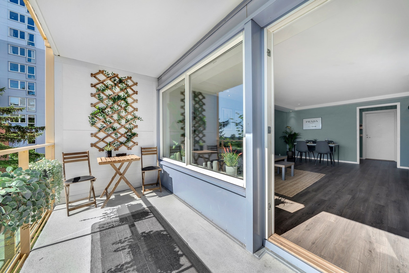 Balkongen har adkomst fra stuen Galleribilde