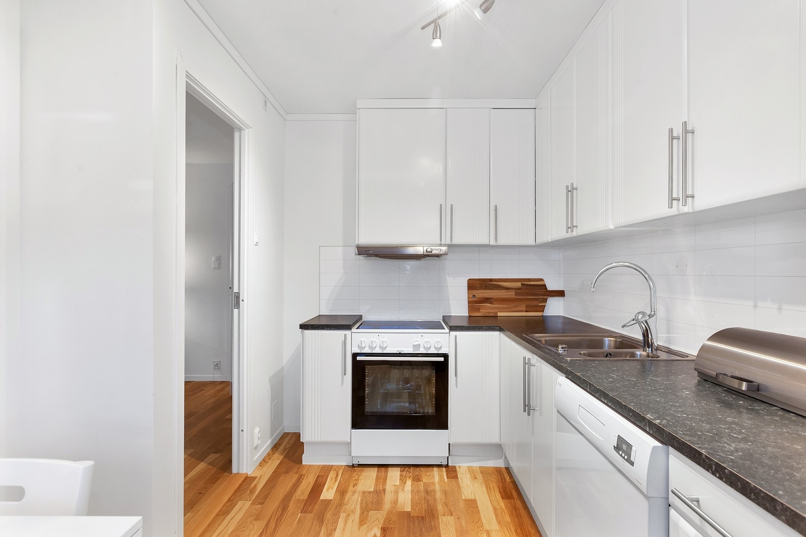 Flott kjøkken - frontene er byttet i 2017 Galleribilde