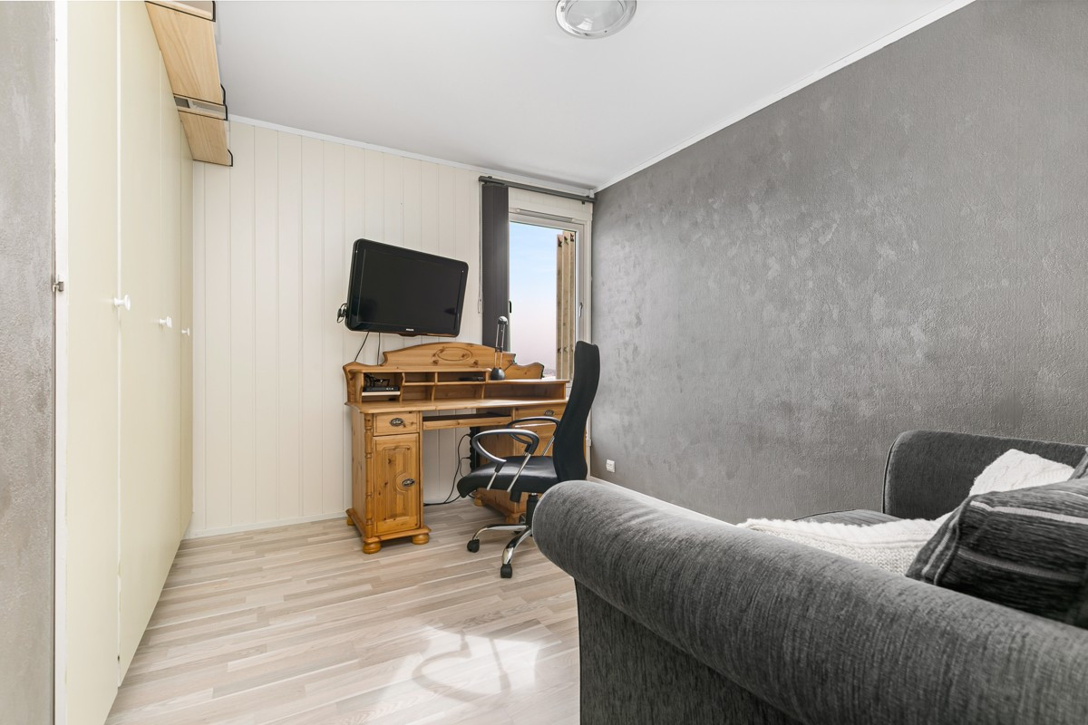 Soverom/kontor med havsutsikt