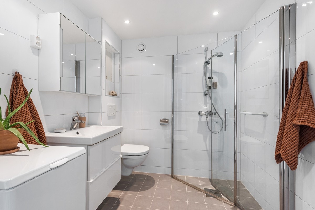 Moderne, meget pent bad fra 2014/15 Galleribilde