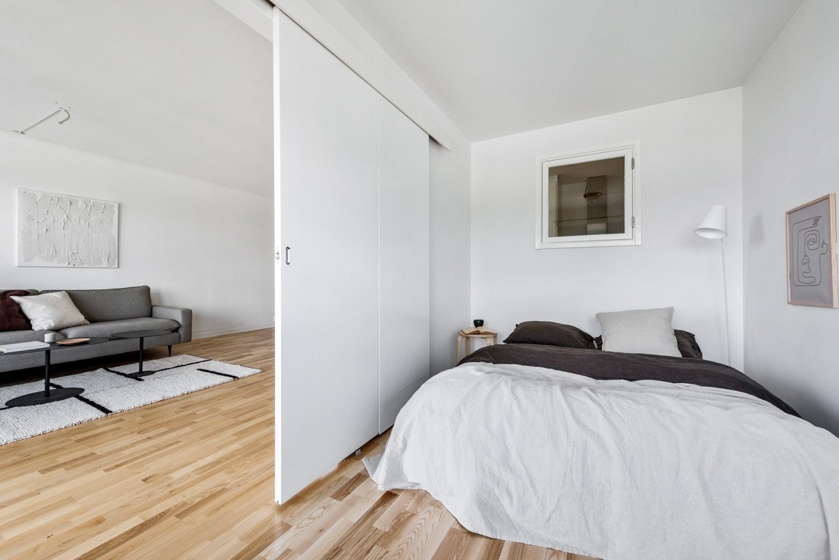 Soverommet med stor skyvedør Galleribilde