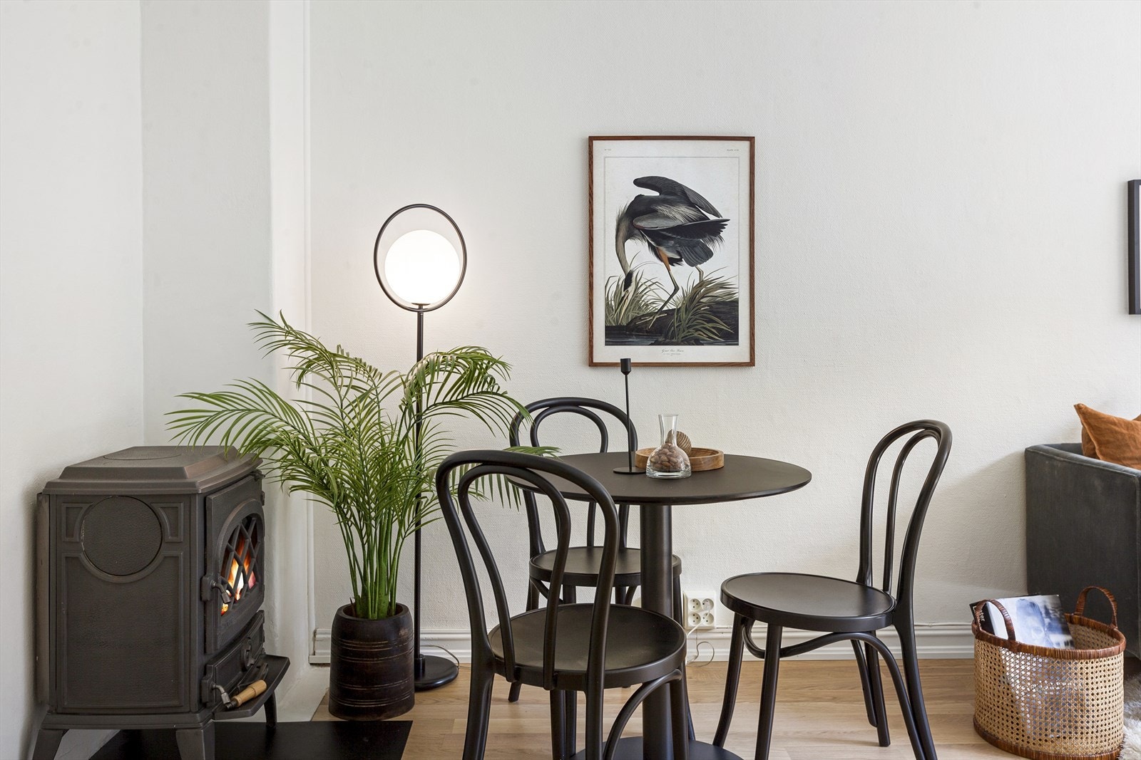 Stemningsfull peisovn for kalde sommerkvelder Galleribilde