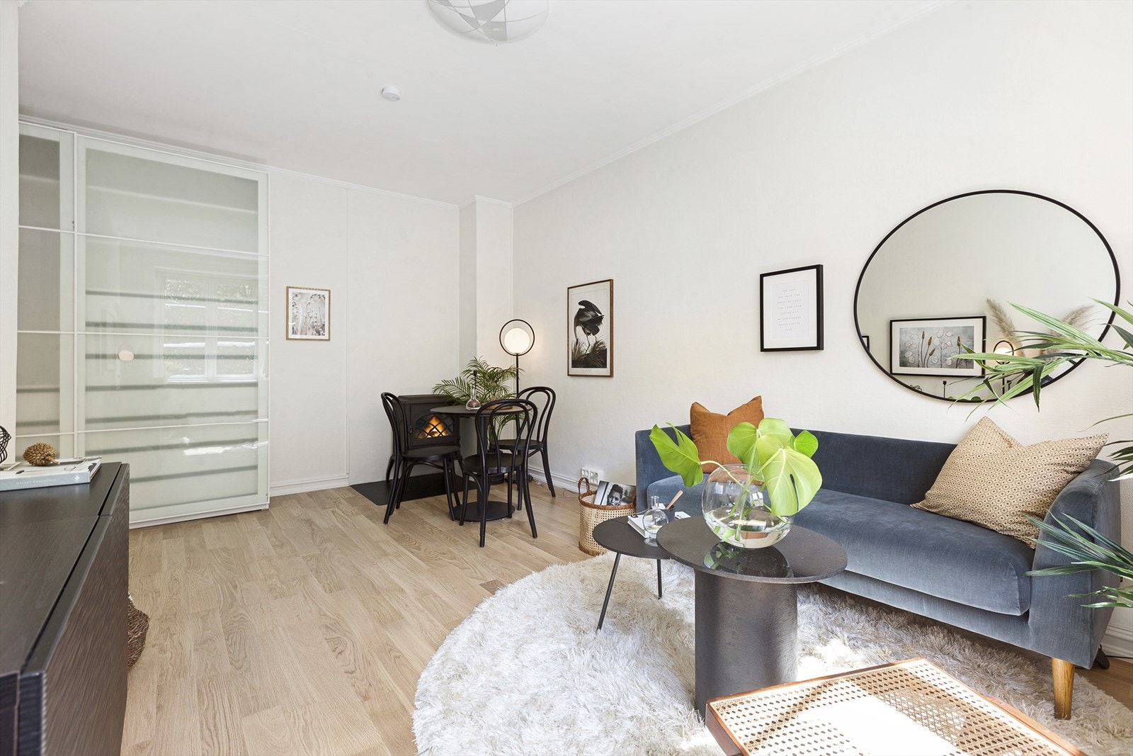 Det ble lagt ny parkett i stuen i 2019 Galleribilde