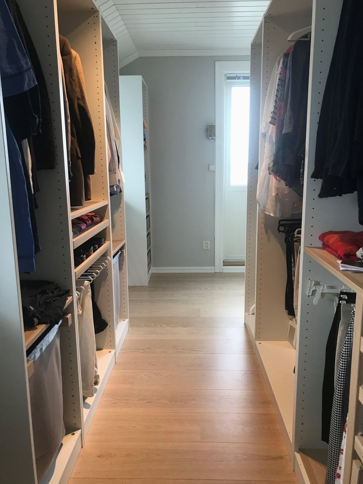 Garderobe Galleribilde