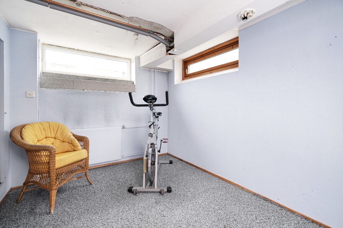 Innredet rom/bod kjeller. Galleribilde