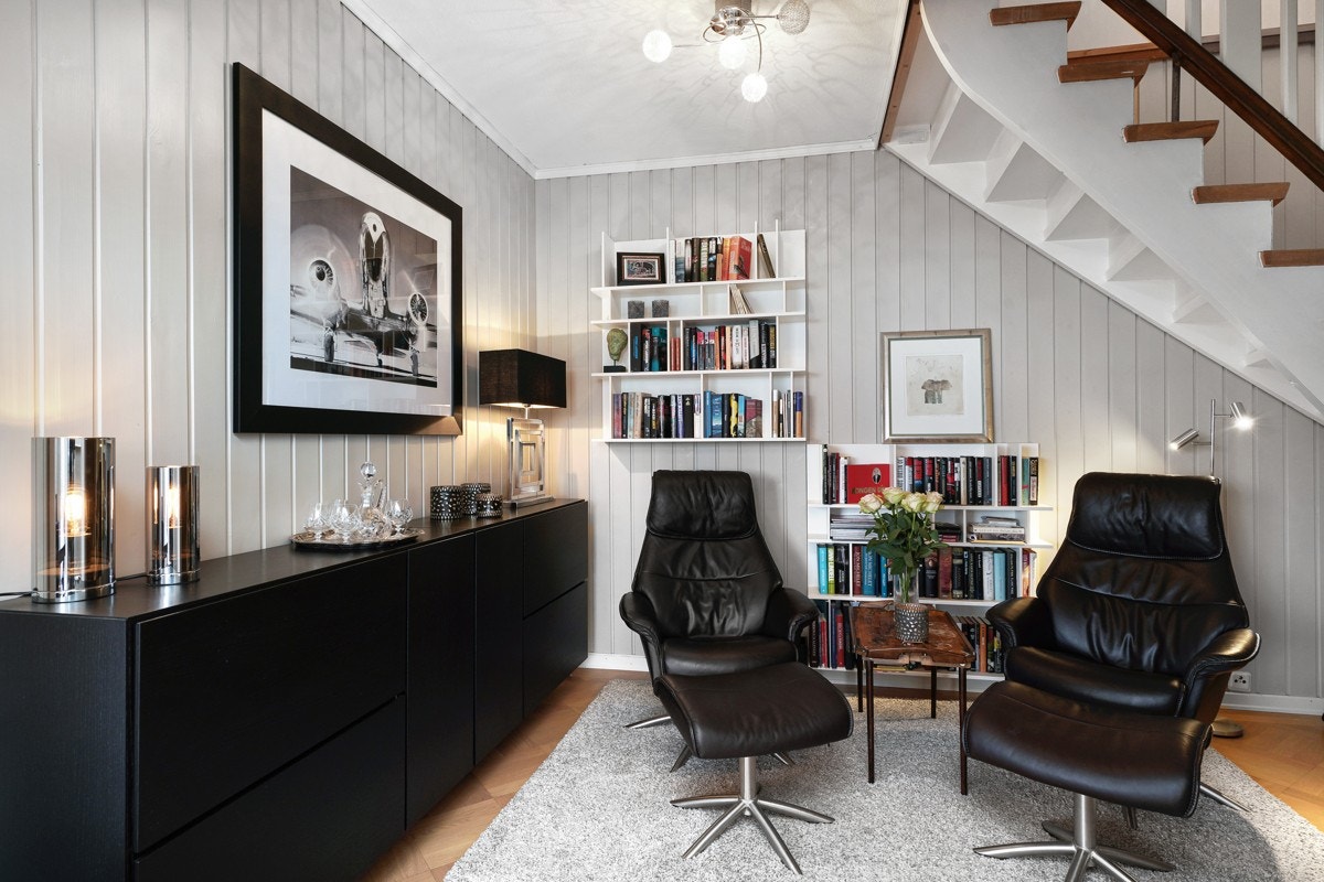 Ved trappen er det god plass for kontor og annen lagring i underetasjen. Galleribilde