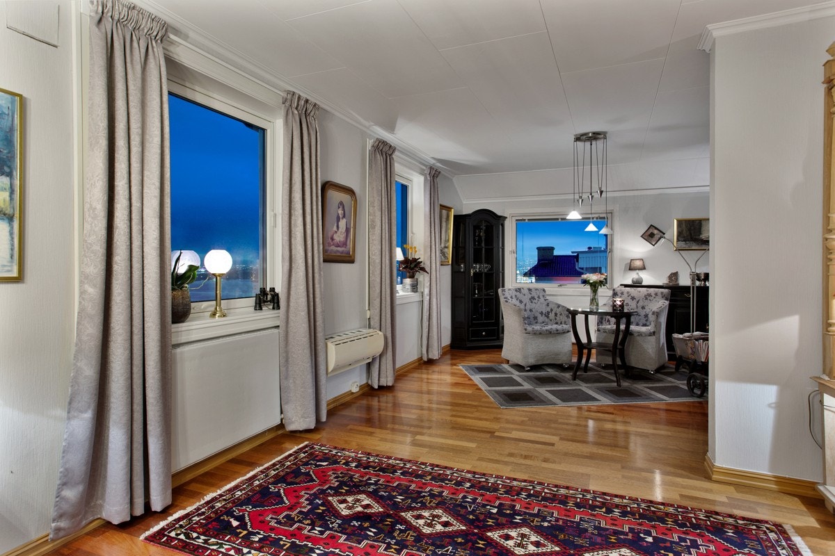 Leilighet - Fra stue mot spisestue. Galleribilde