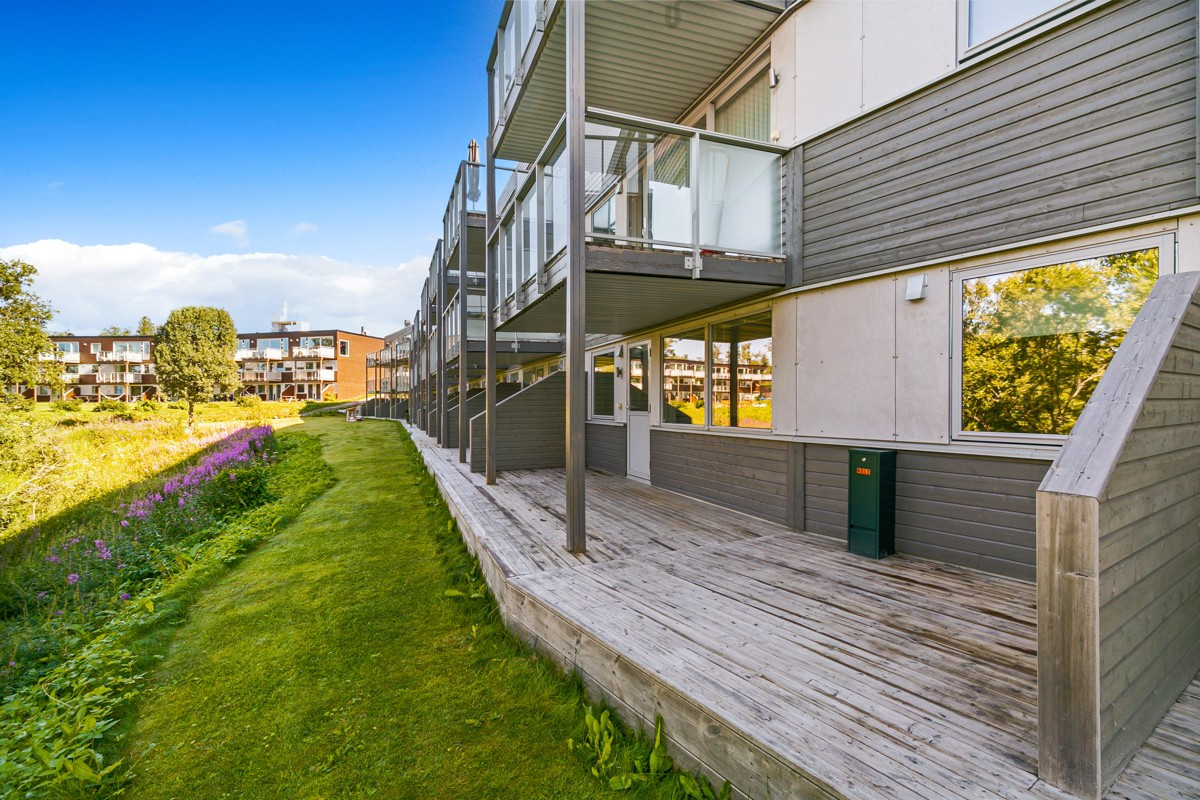 Fasade - boligen har vestvendt terrasse