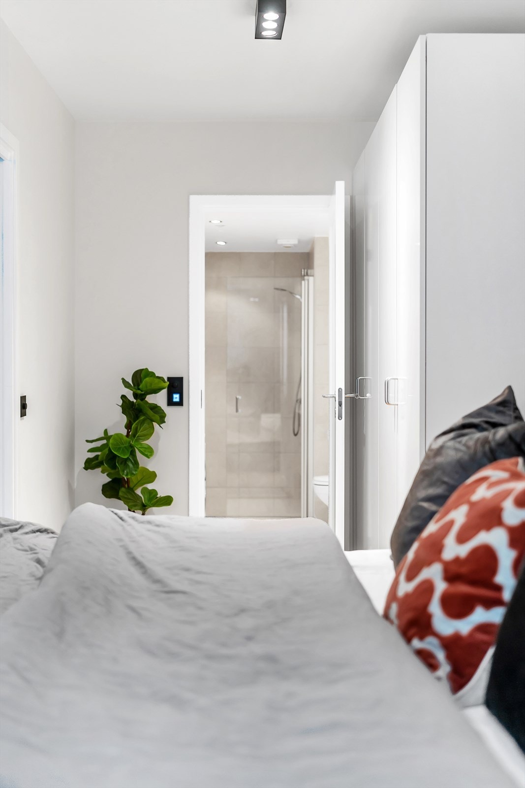 Soverom med bad-en -suit. Galleribilde
