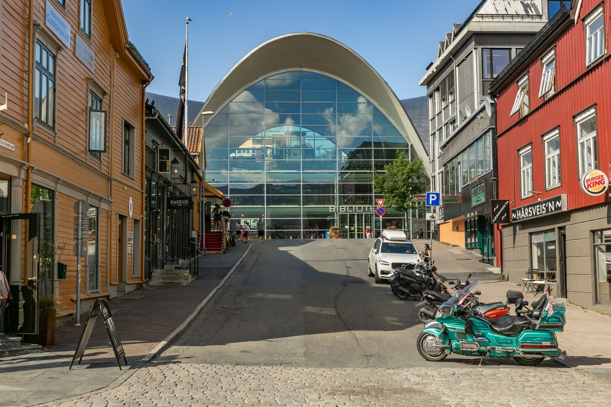 Muligheter for shopping og kaféliv er bare en spasertur unna