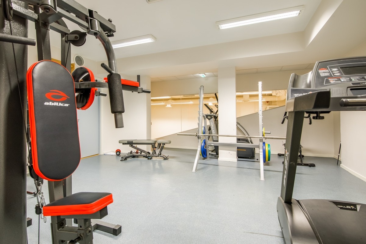 Bygget har egne treningsfasiliteter. Galleribilde
