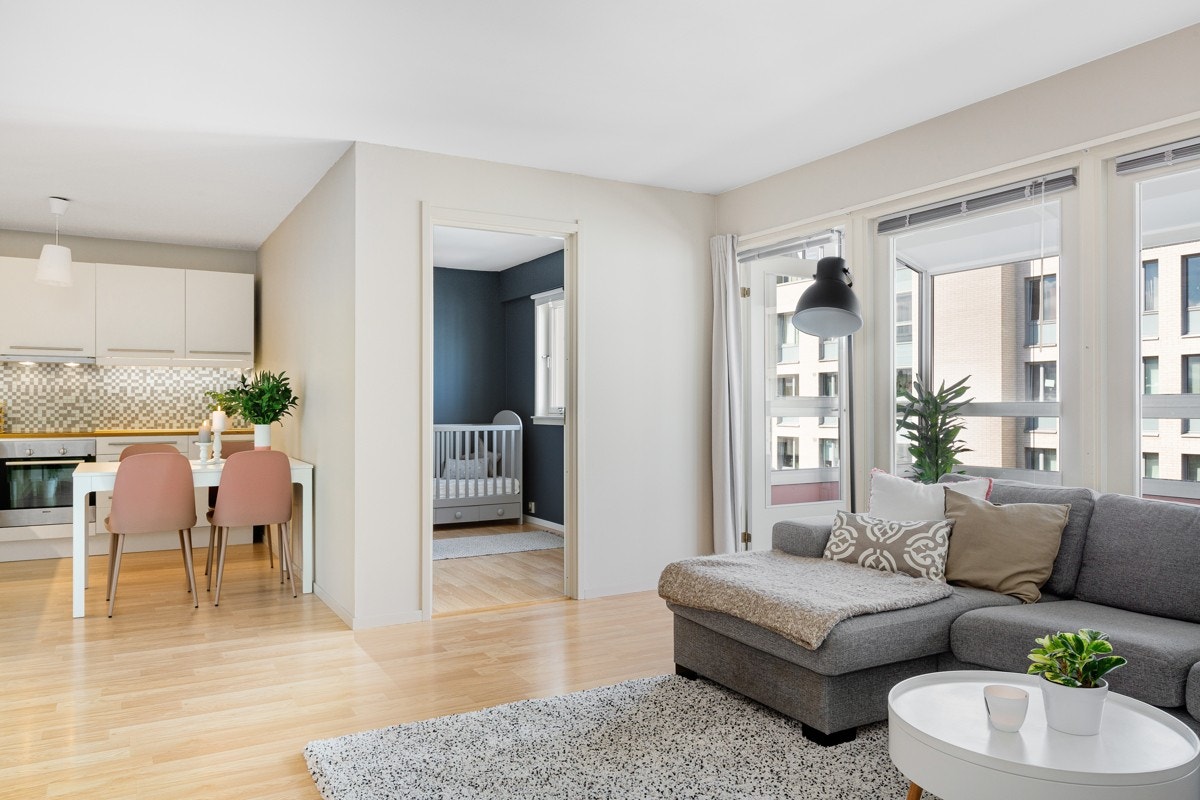 Velkommen til Maridalsveien 236, en flott gjennomgående leilighet i 4. etasje med heis, 3 soverom, balkong og garasjeplass Galleribilde