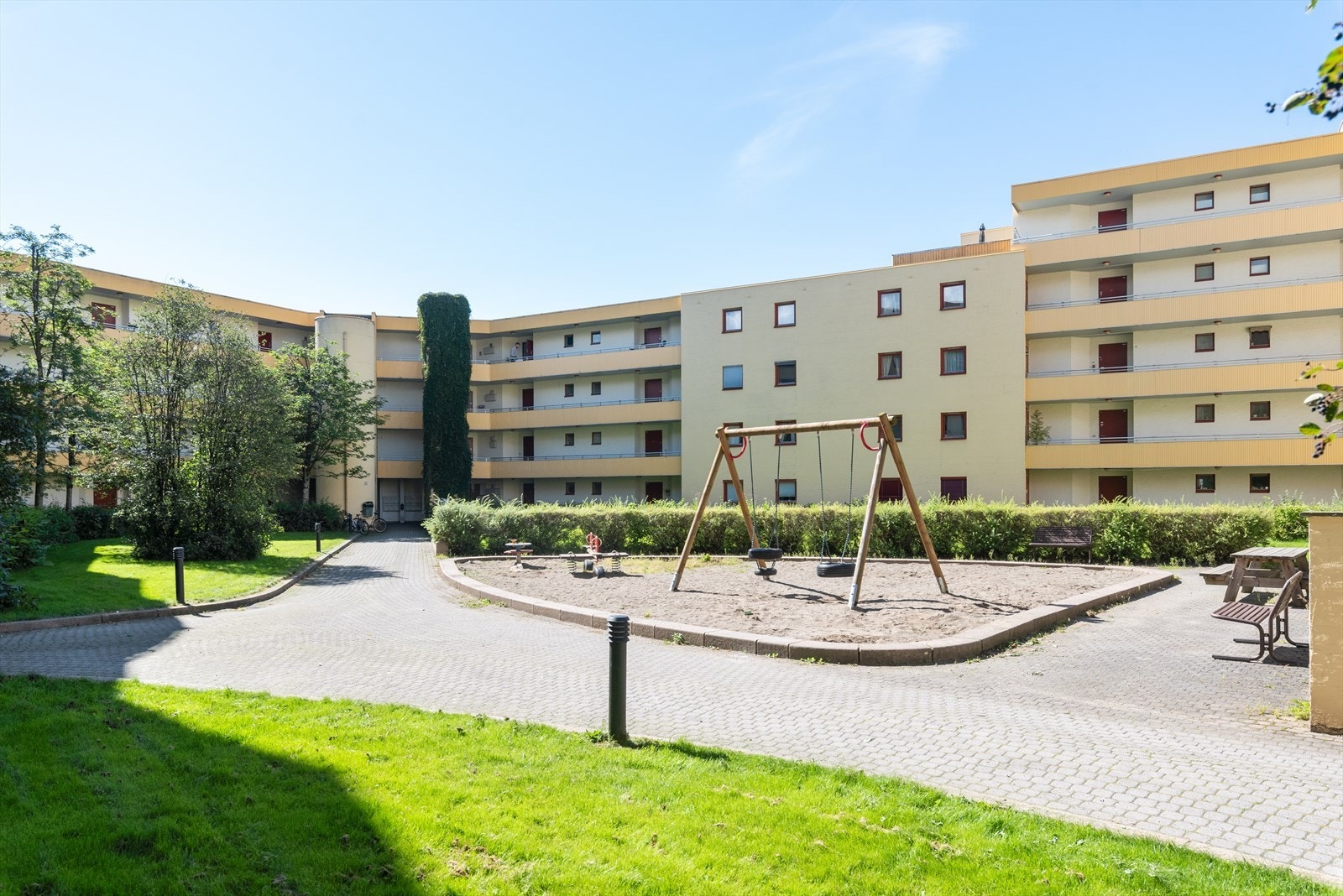 Sameiet ligger i et stille og rolig område mellom Kampen og Vålerenga, med pent opparbeidet uteområde. Det er også kort vei til hovedstadens yrende folkeliv og rike servicetilbud. Galleribilde