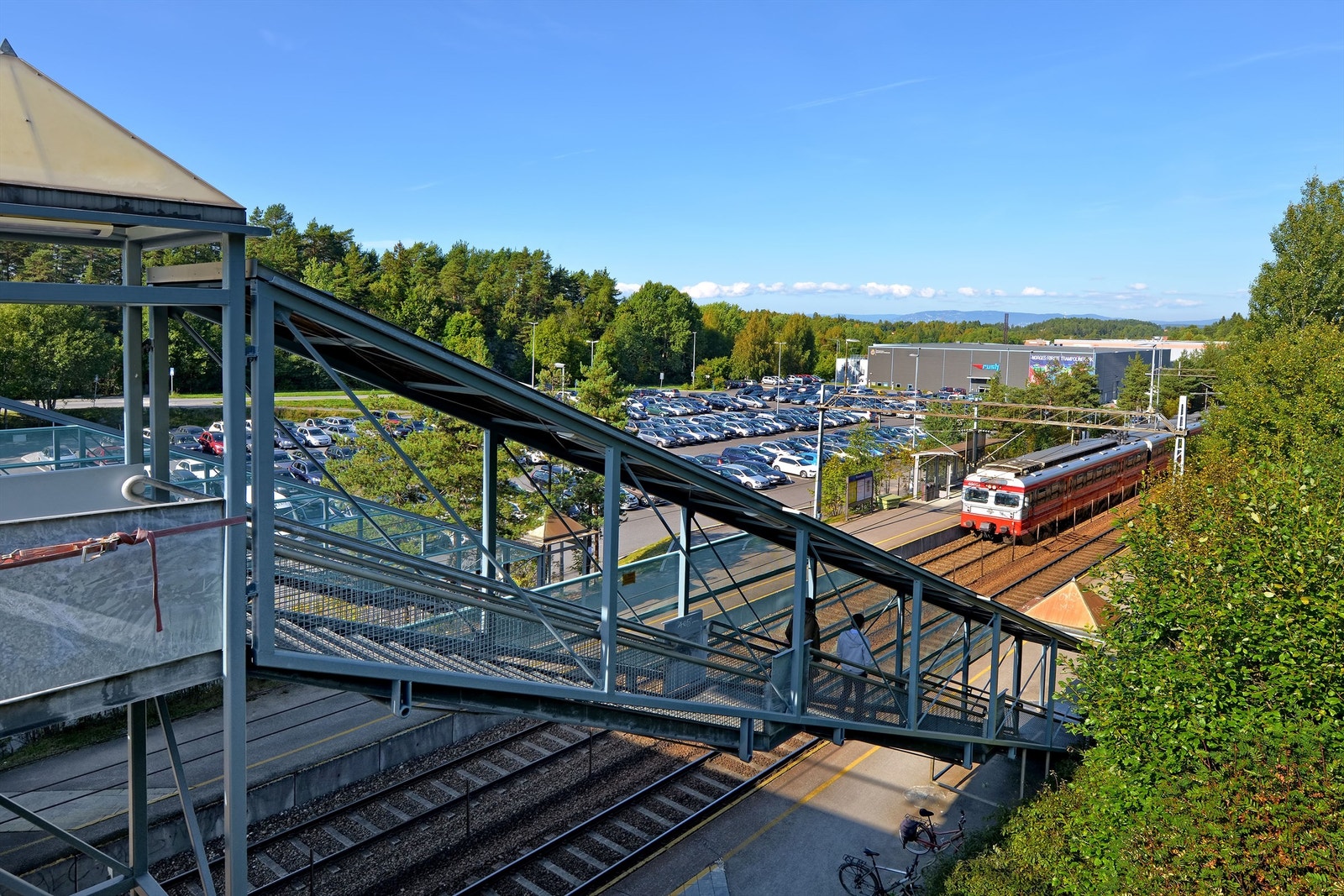 Gangavstand til Rosenholm togstasjon (med Oslo-takst) - innfartsparkering Galleribilde