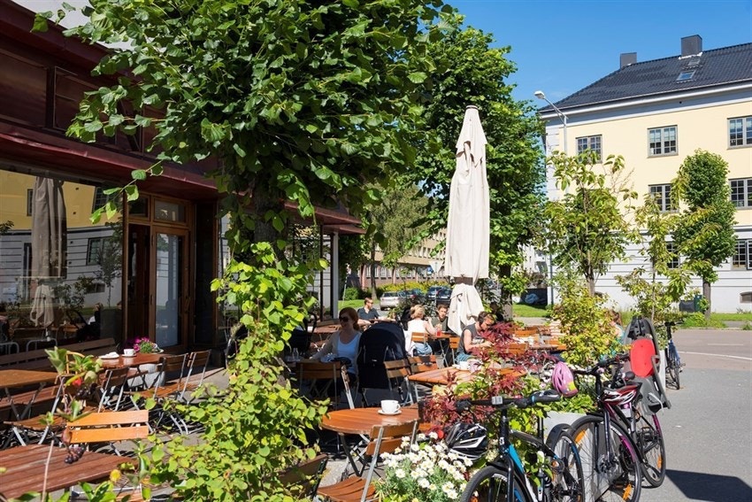 Torshov har flere fanatstiske serveringssteder, her ved Åpent Bakeri Lofthus Samvirkelag Galleribilde