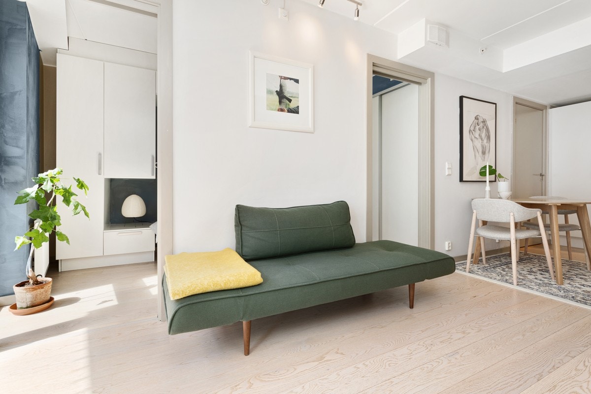 Plass til hyggelig sofaseksjon Galleribilde
